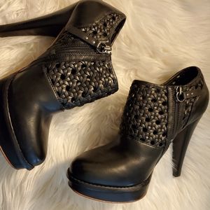 Brand NEW Beautiful Ugg Booties size 8